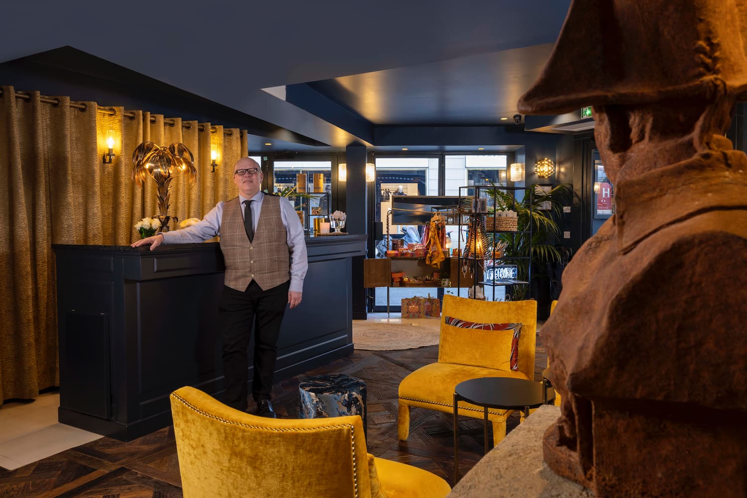 hotel-saint-germain-des-pres-staff