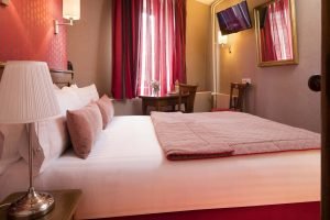 Why booking a 2 star hotel in Paris ? 