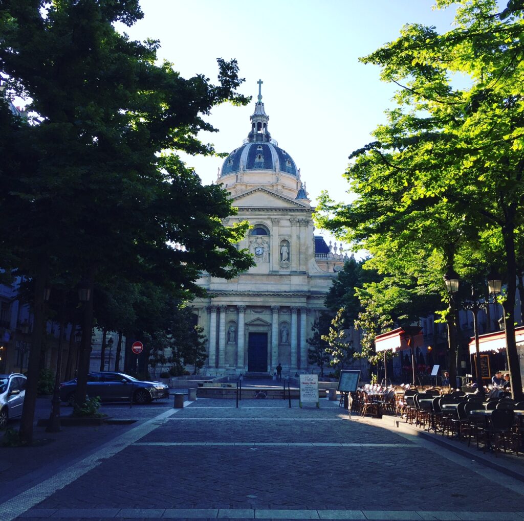 Book a hotel near the Place de la Sorbonne in Paris